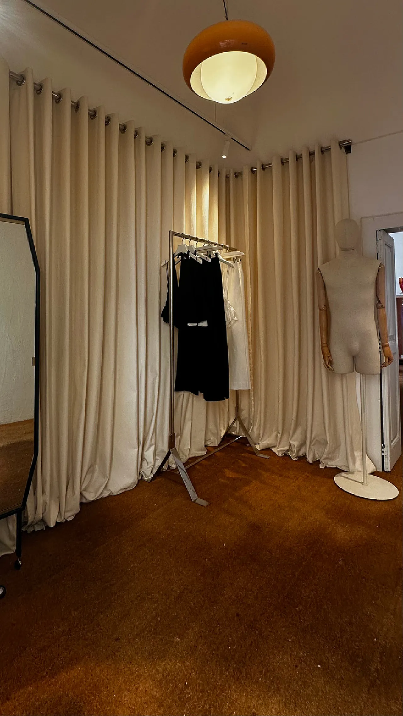 Appendiabiti corto personalizzato Chome 2